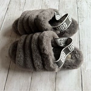 PREOWNED UGG SLIPPERS GREY WOMENS SIZE 8 FLUFF YEAH STYLE